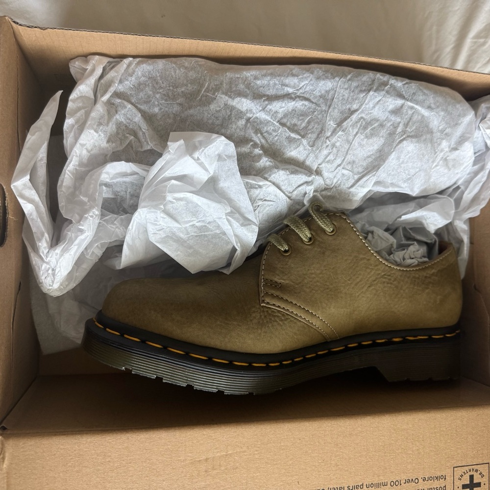 NWT Dr. Martens Muted Olive Green Oxfords - Picture 3 of 9